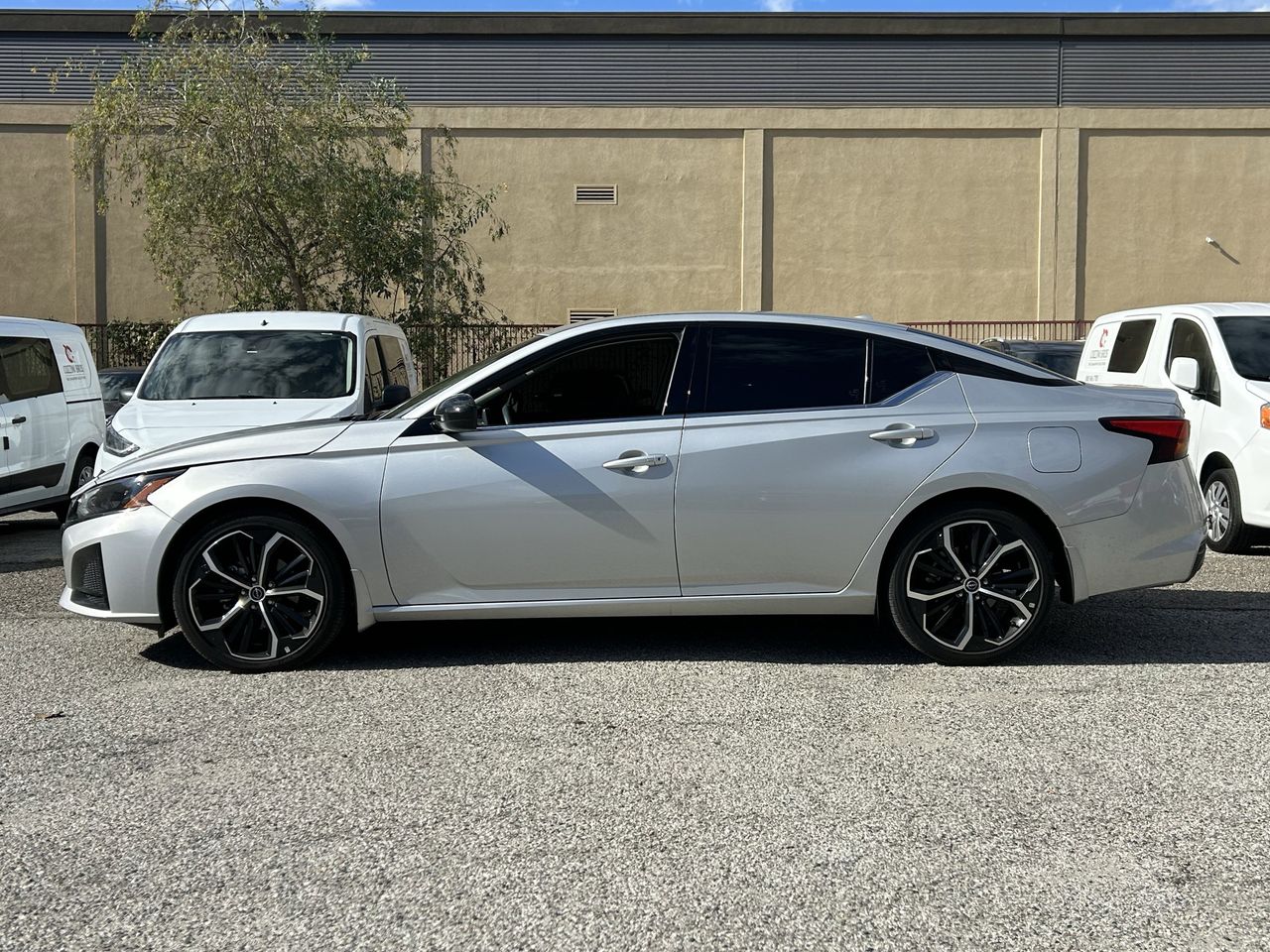 2024 Nissan Altima 2.5 SR photo 3