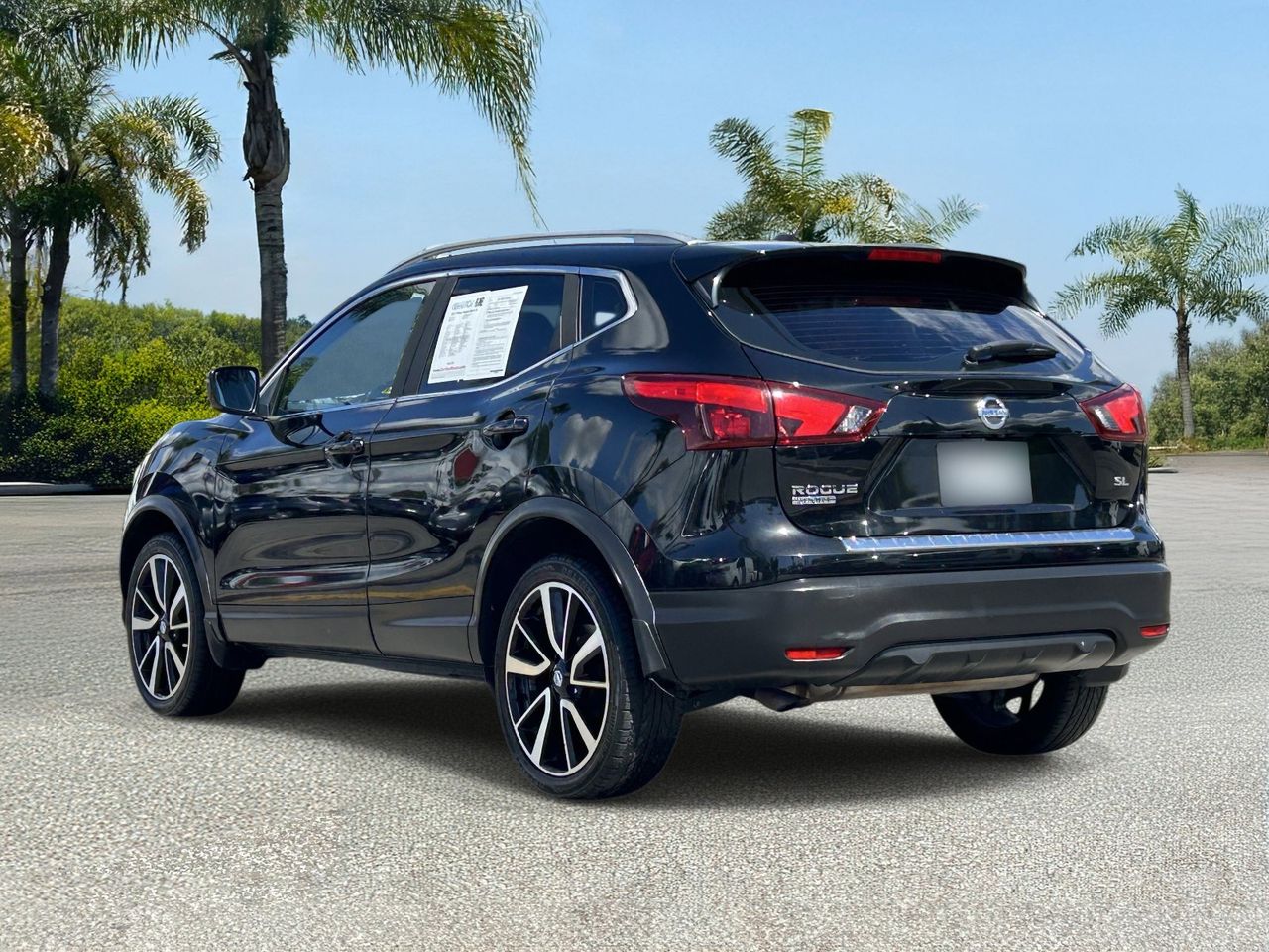 2017 Nissan Rogue Sport SL photo 2