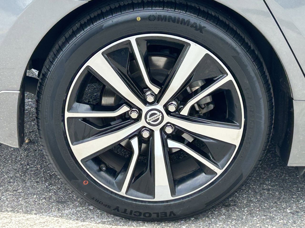 2021 Nissan Maxima SV photo 3