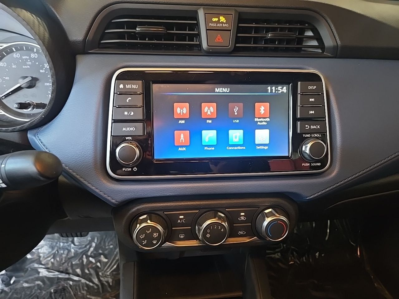 2025 Nissan Versa 1.6 SV photo 6