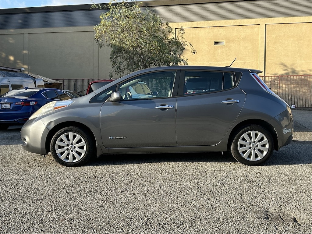 Used 2016 Nissan LEAF S Hatchback