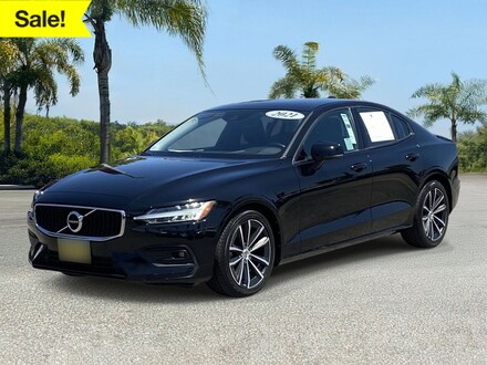 2021 Volvo S60 T5 Momentum Sedan