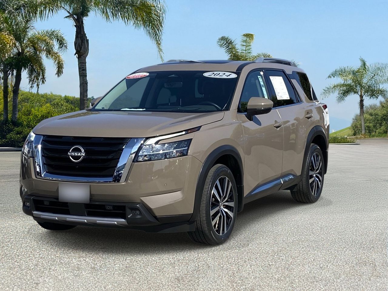 2024 Nissan Pathfinder Platinum 2WD's photo