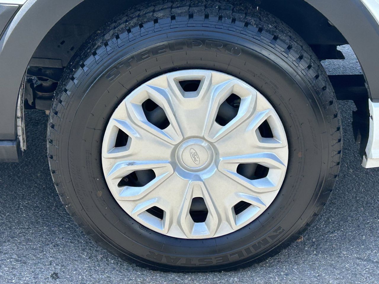 2023 Ford Transit-350 Passenger XLT photo 3