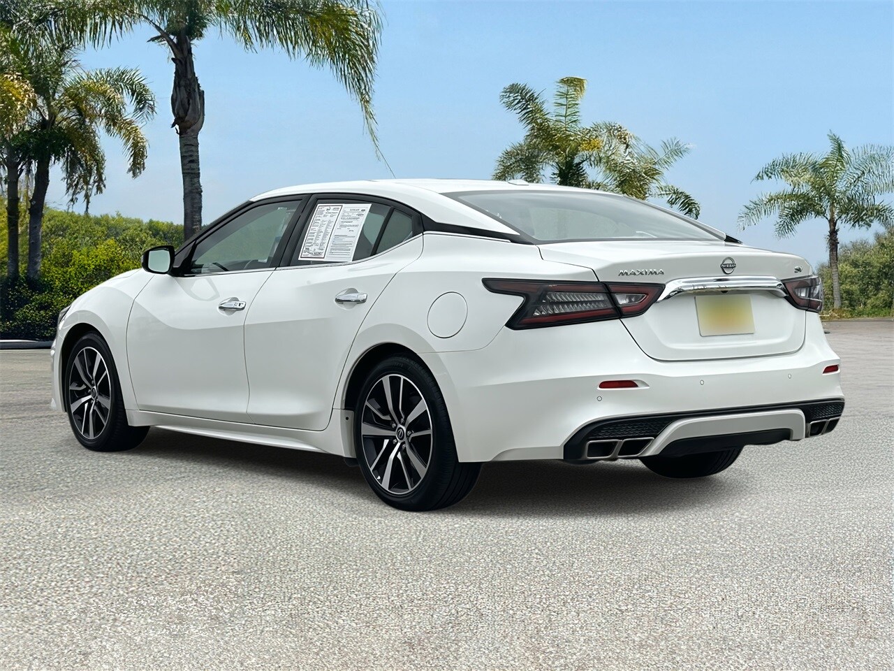 2023 Nissan Maxima SV photo 2
