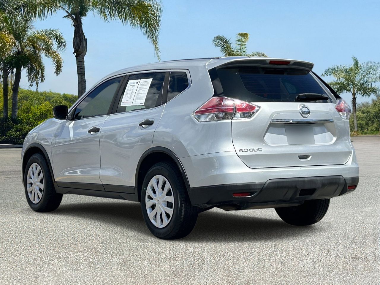 2016 Nissan Rogue S photo 2
