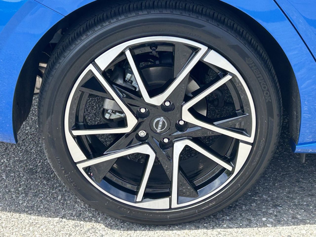 2024 Nissan Sentra SR photo 3