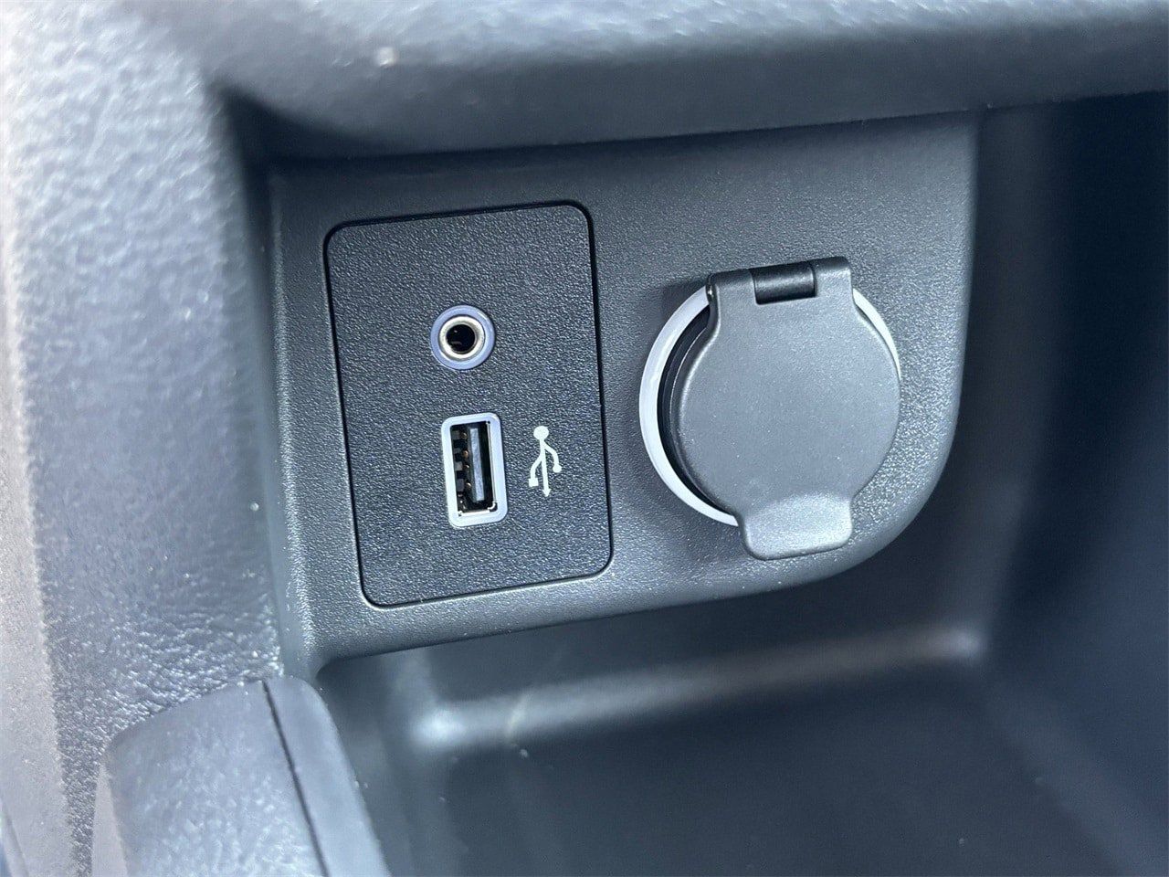 2025 Nissan KICKS PLAY Base - Photo 32