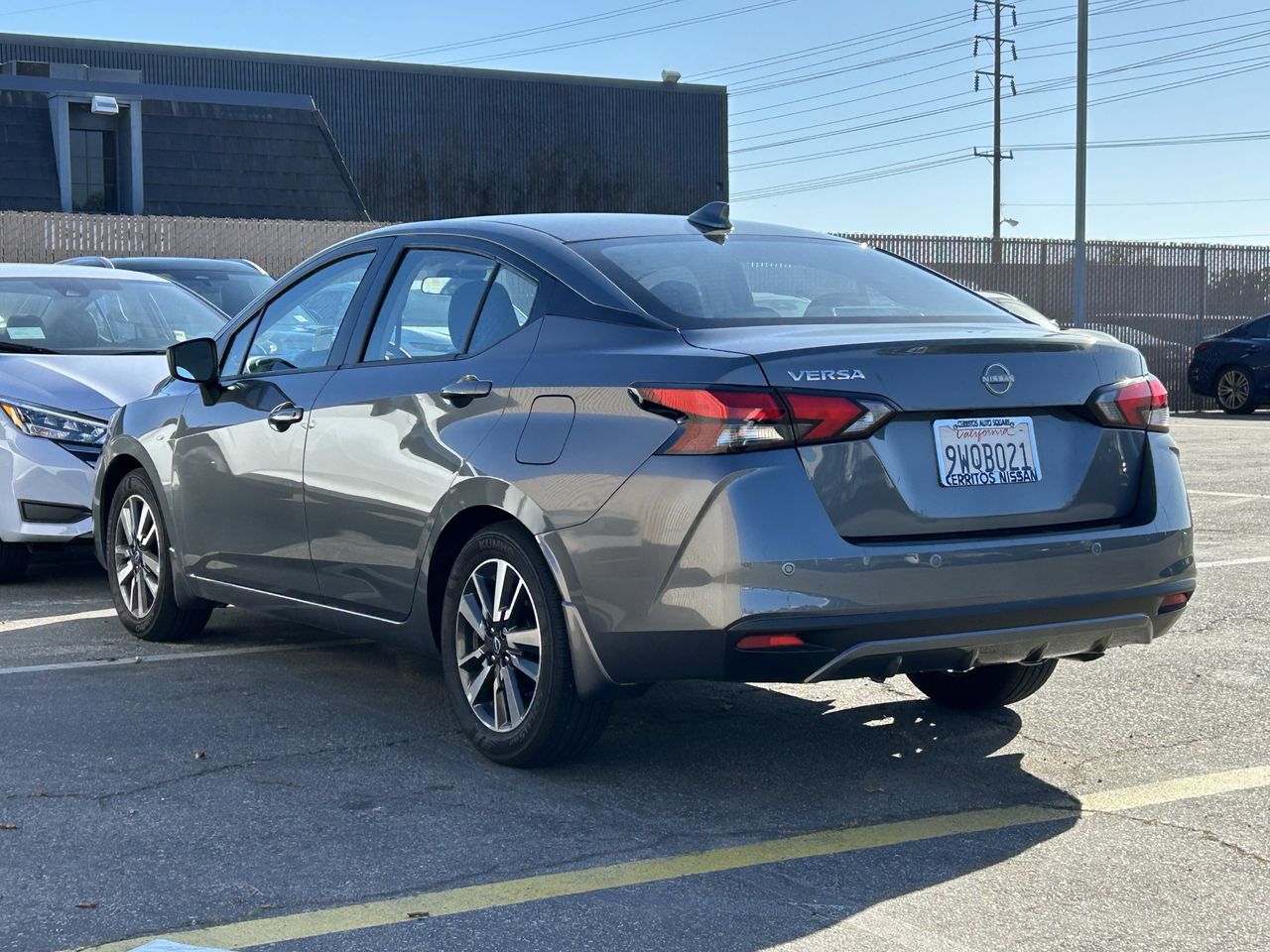 2025 Nissan Versa 1.6 SV photo 6