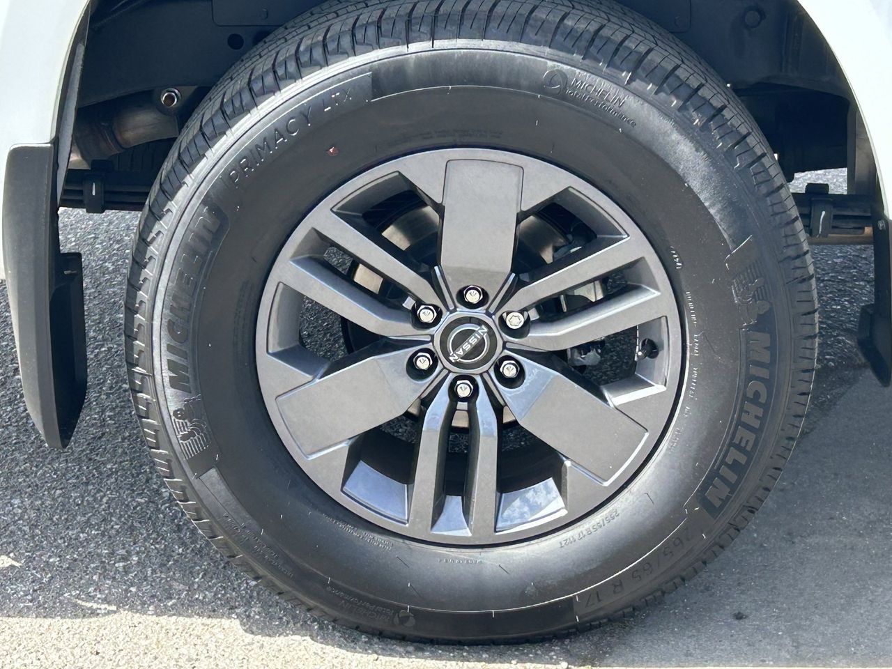 2025 Nissan Frontier SV photo 3