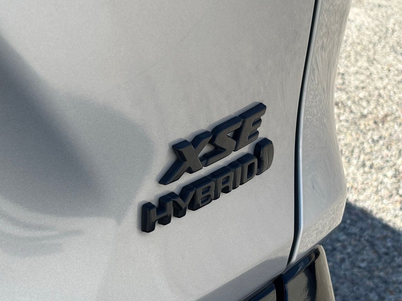 2019 Toyota RAV4 Hybrid XSE photo 6