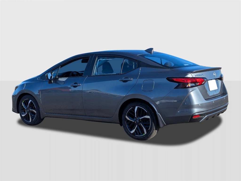 New 2025 Nissan Versa 1.6 SR Sedan