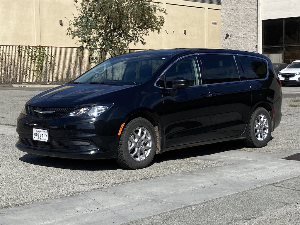 Used 2022 Chrysler Voyager LX Van Passenger Van