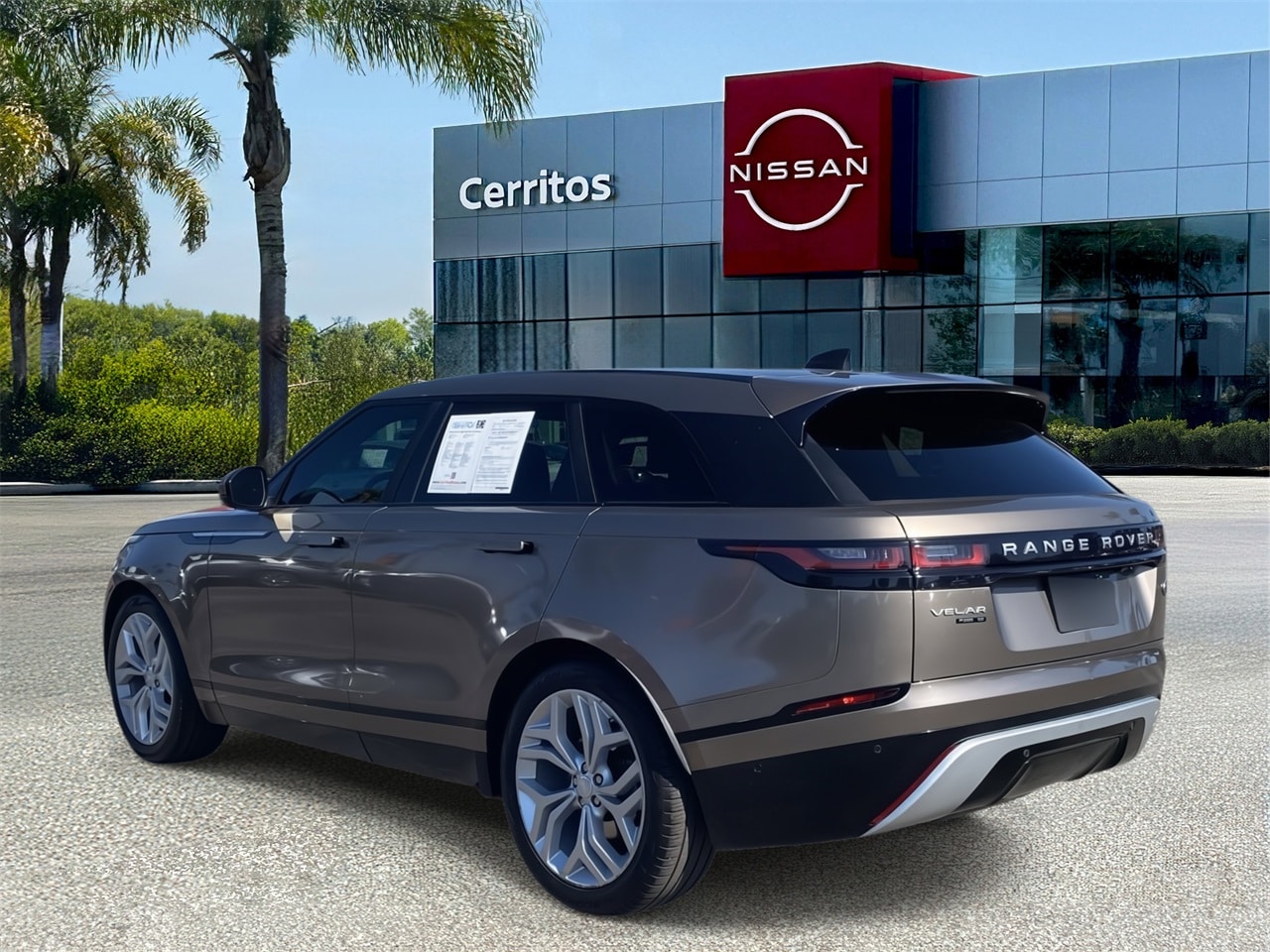 Used 2018 Land Rover Range Rover Velar SE with VIN SALYC2RV4JA701522 for sale in Cerritos, CA