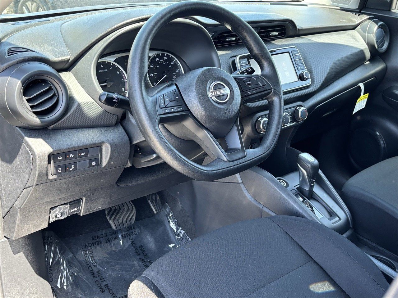 2025 Nissan KICKS PLAY Base - Photo 21