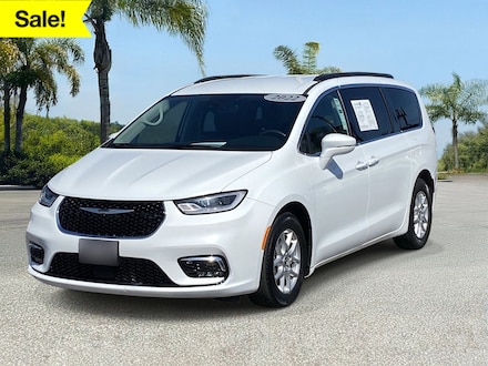 2022 Chrysler Pacifica Touring L Van Passenger Van