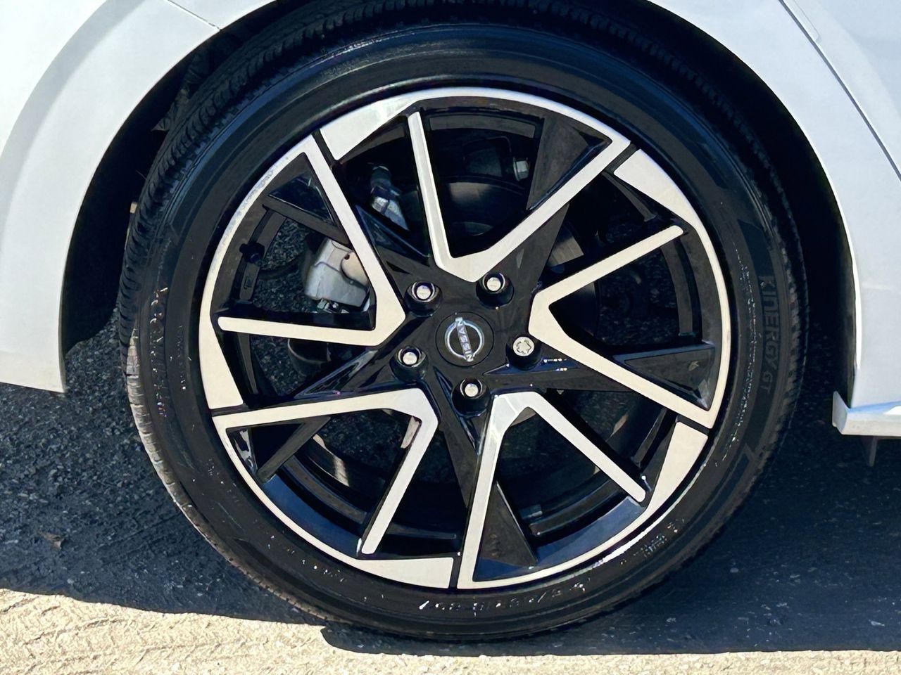 2025 Nissan Sentra SR photo 3