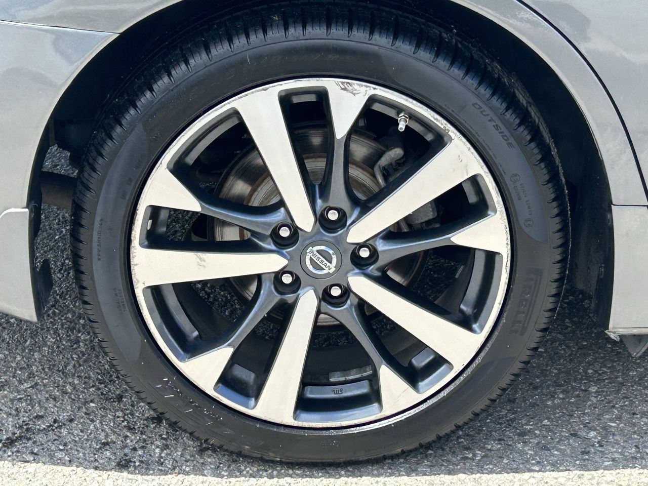 2017 Nissan Altima 2.5 SR photo 3