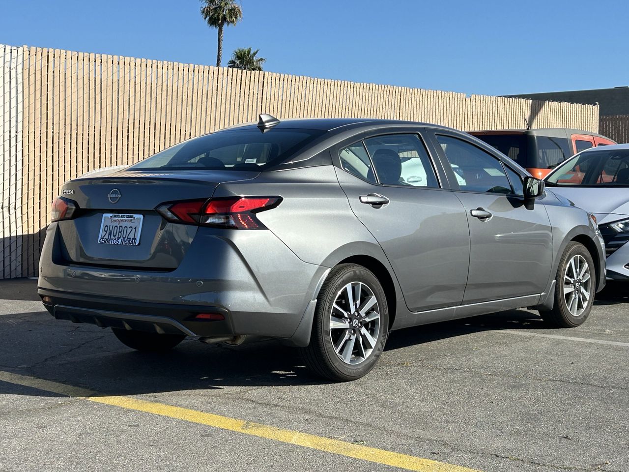 2025 Nissan Versa 1.6 SV photo 4