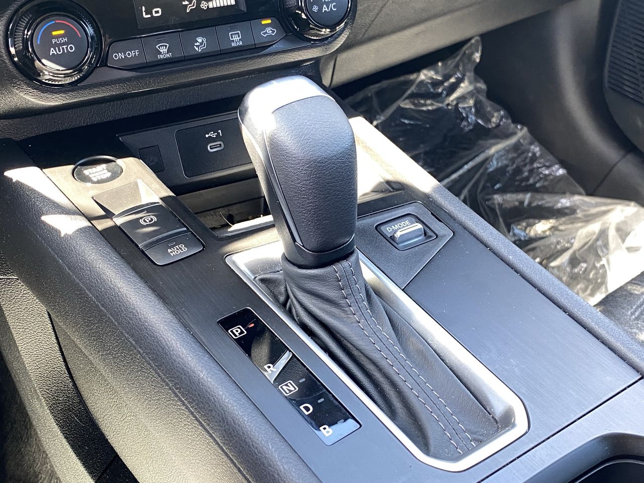 2026 Nissan KICKS SV | CarEdge | CarEdge