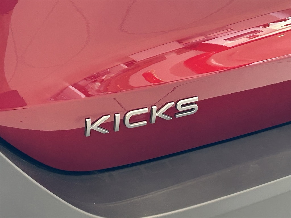 New 2026 Nissan Kicks SR SUV