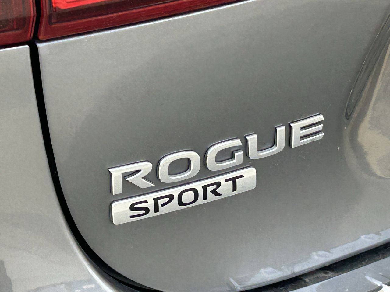 2022 Nissan Rogue Sport SL photo 5
