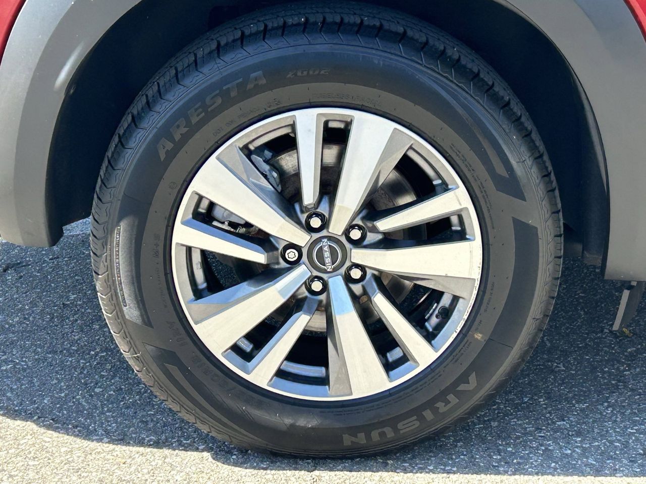 2023 Nissan Pathfinder SL photo 3