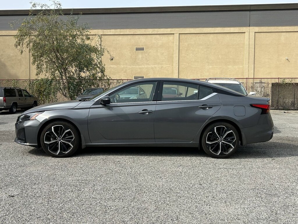 Certified 2023 Nissan