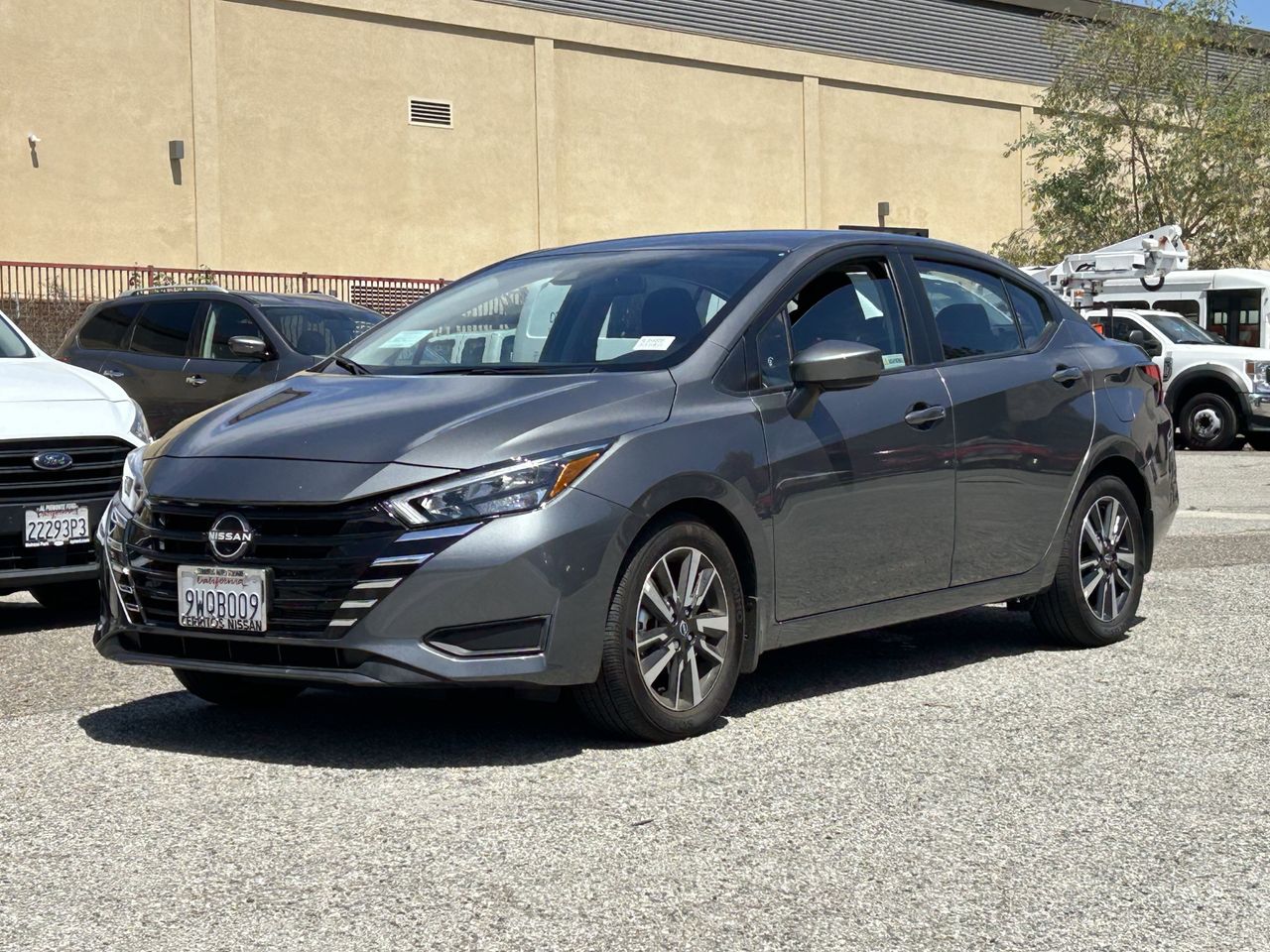 2025 Nissan Versa 1.6 SV photo 2
