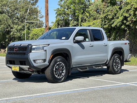 2025 Nissan Frontier PRO-4X Truck Crew Cab