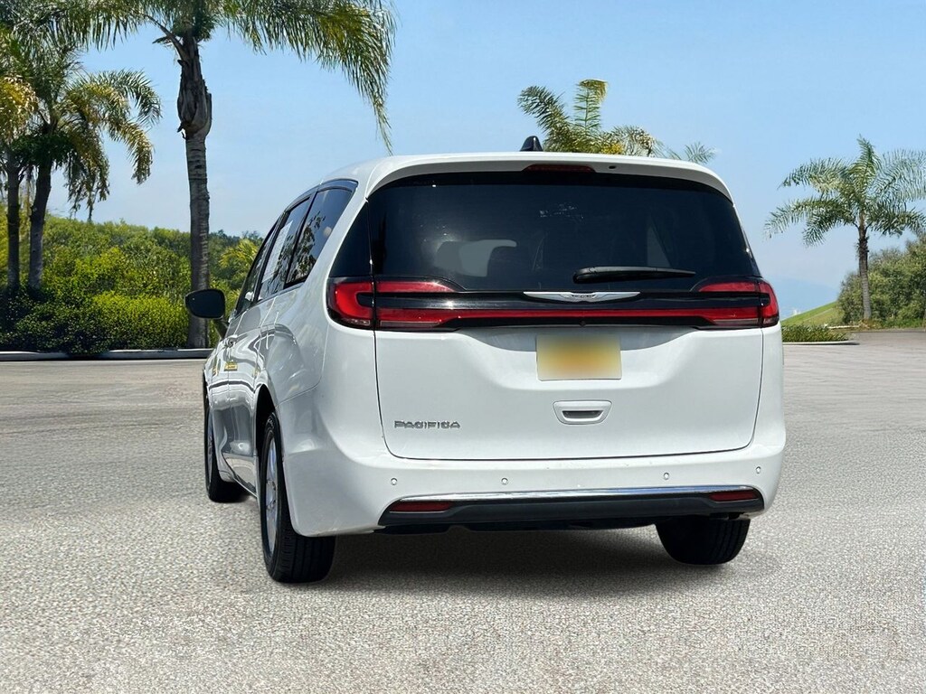 Used 2023 Chrysler Pacifica Touring L Van Passenger Van