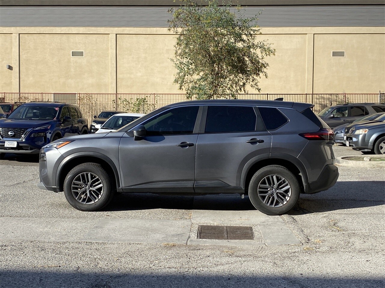 2023 Nissan Rogue S photo 3