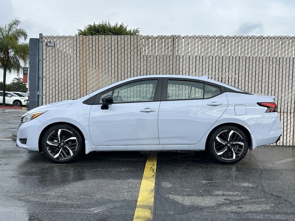 Certified 2025 Nissan Versa 1.6 SR Sedan