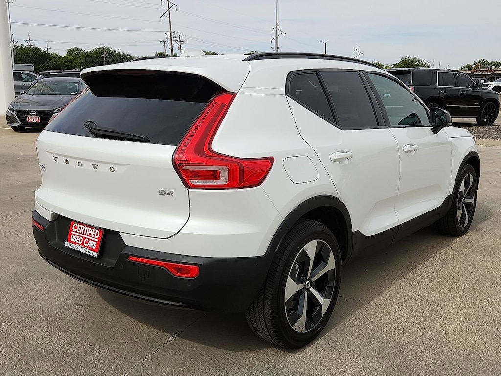 Used 2023 Volvo XC40 B4 FWD Ultimate Dark SUV