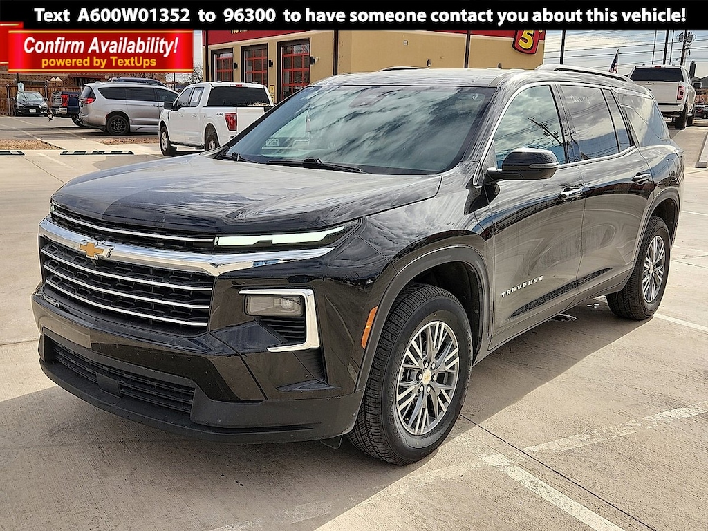 Used 2025 Chevrolet Traverse LT SUV