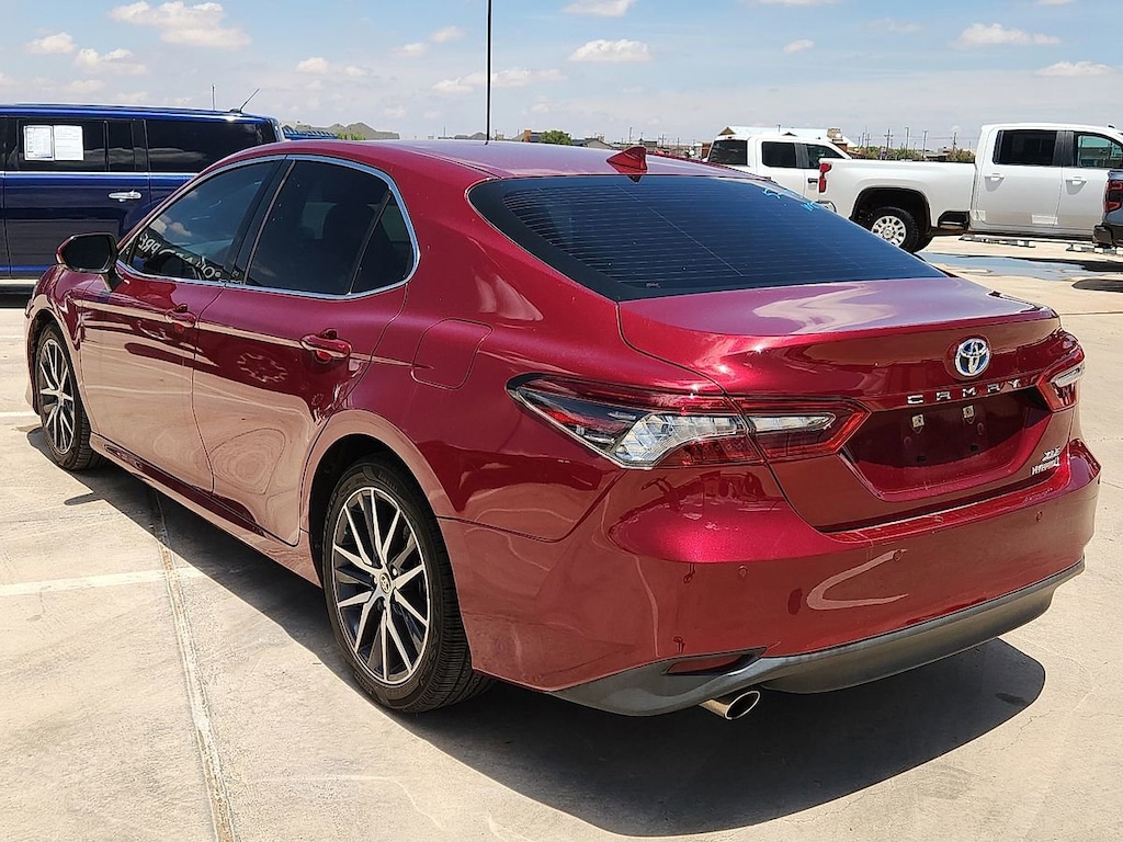 Used 2022 Toyota Camry Hybrid XLE Sedan