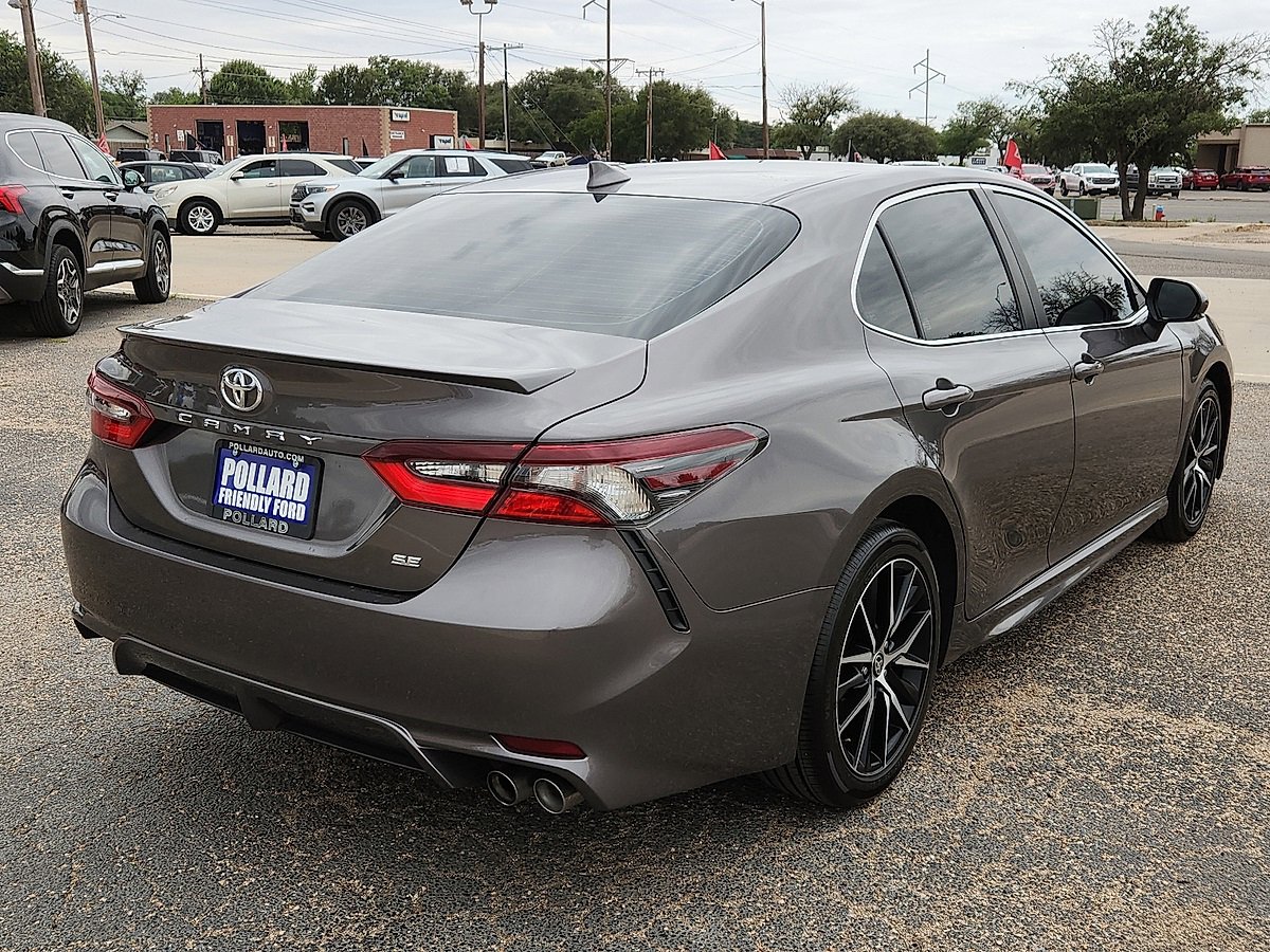 2024 Toyota Camry SE photo 3