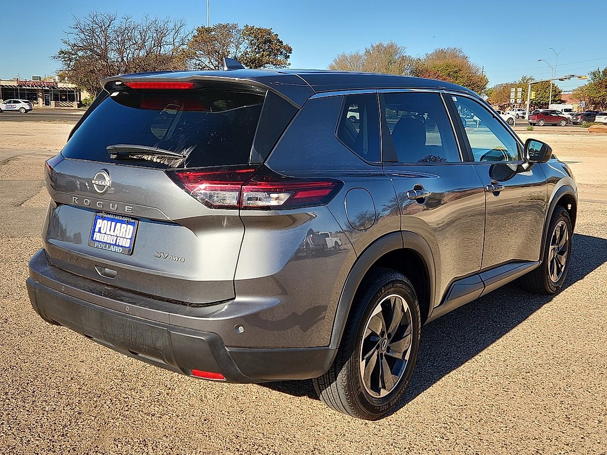 2024 Nissan Rogue SV photo 3