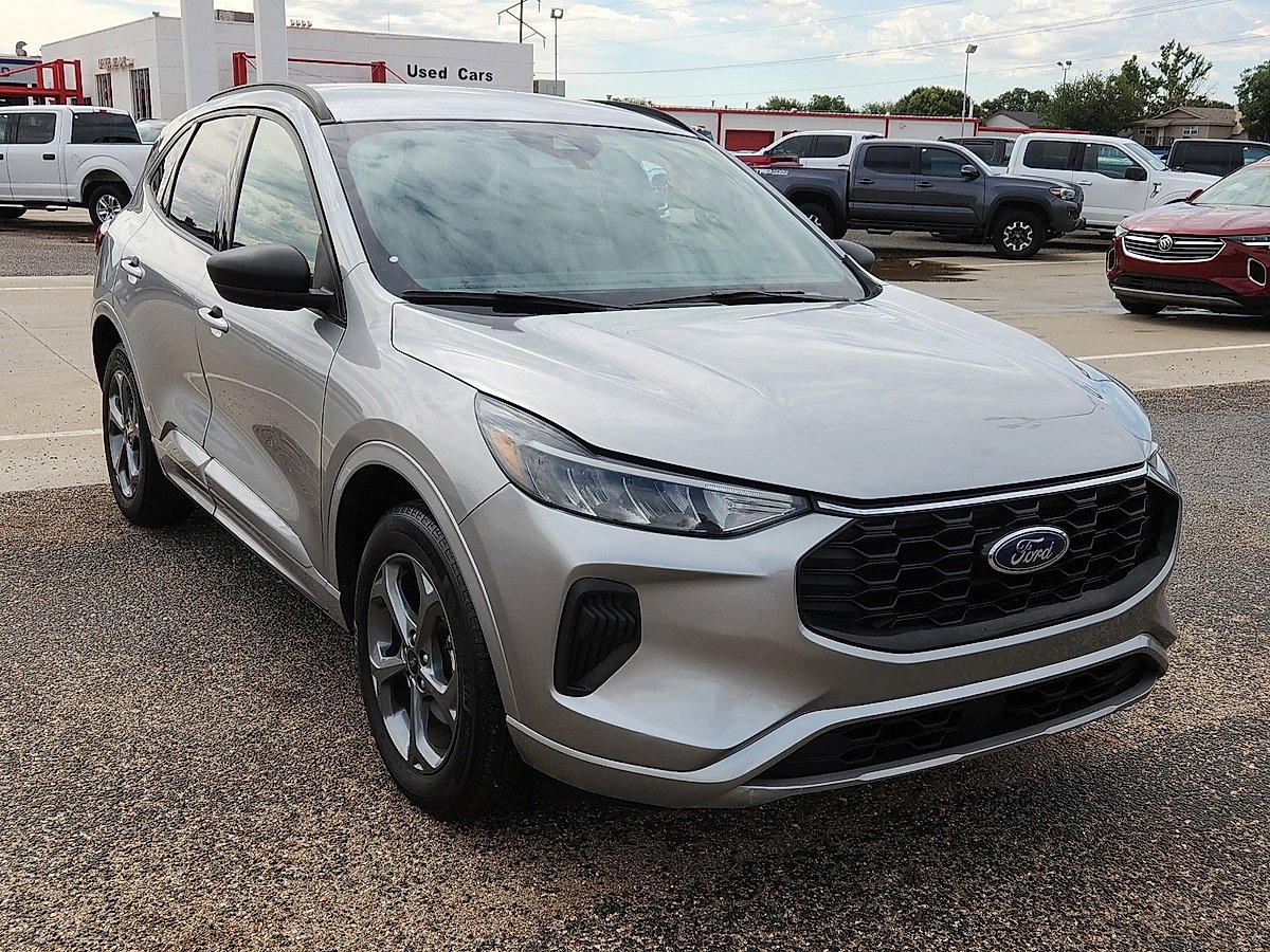 2024 Ford Escape ST-Line photo 4