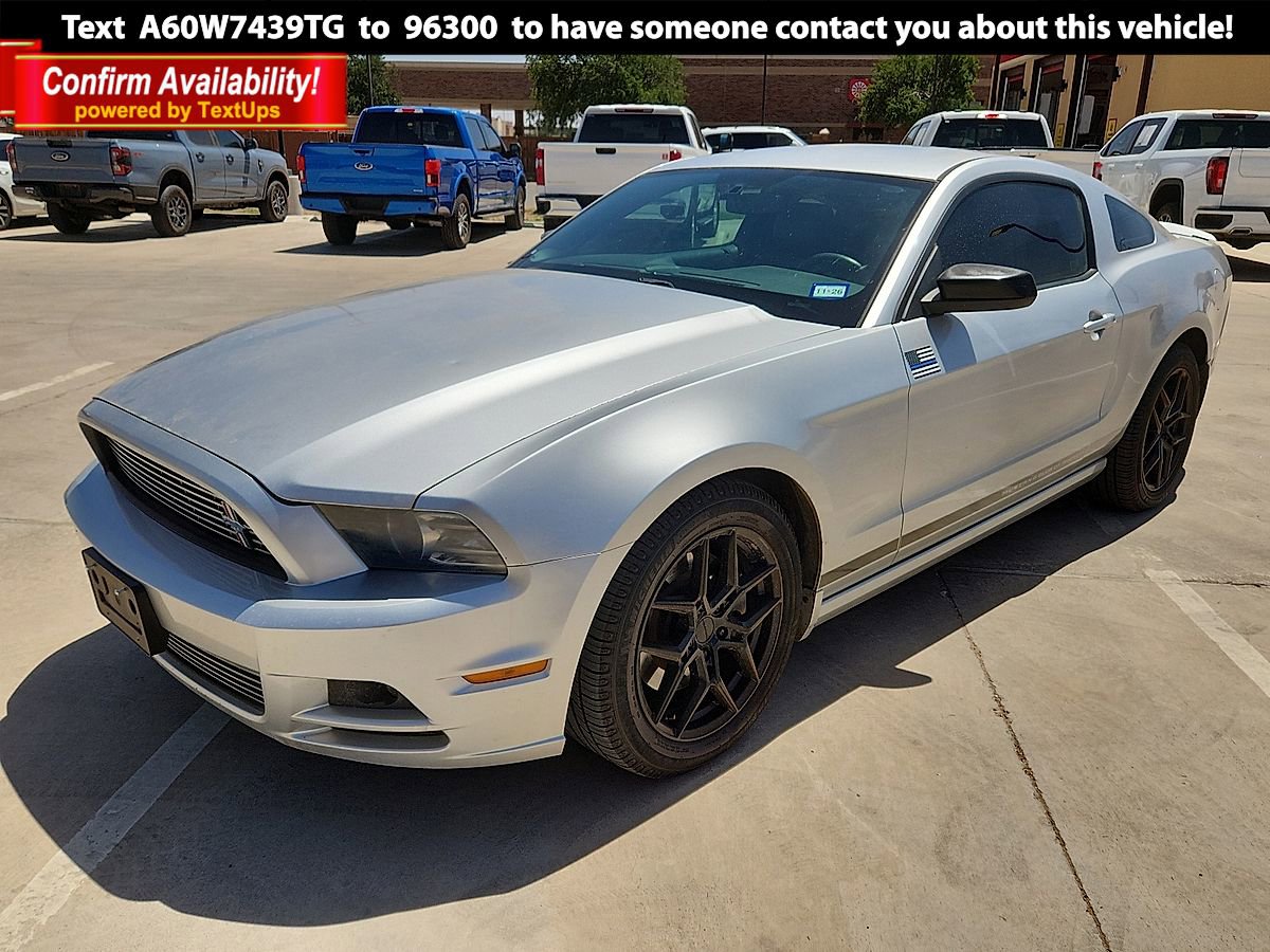 2014 Ford Mustang V6 Premium's photo