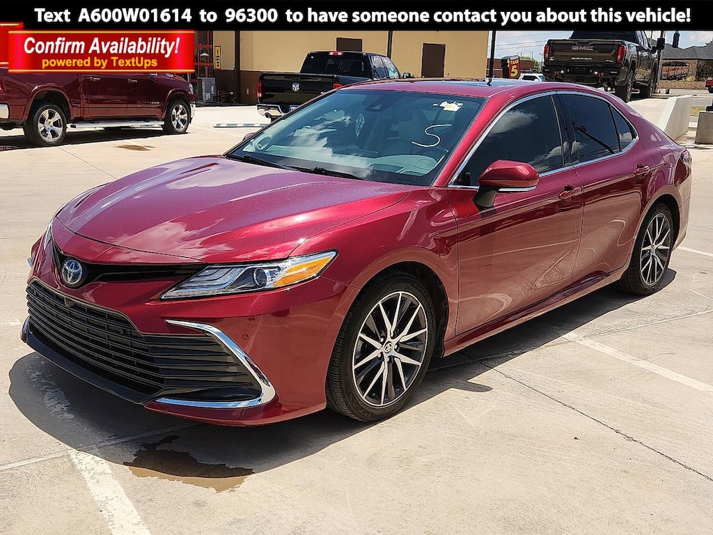 Used 2022 Toyota Camry Hybrid XLE Sedan