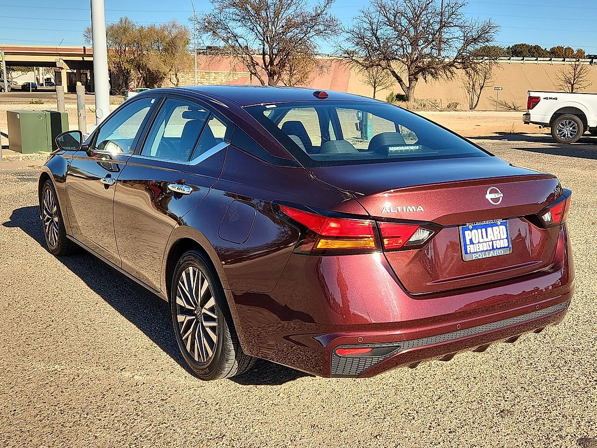 2024 Nissan Altima 2.5 SV photo 2