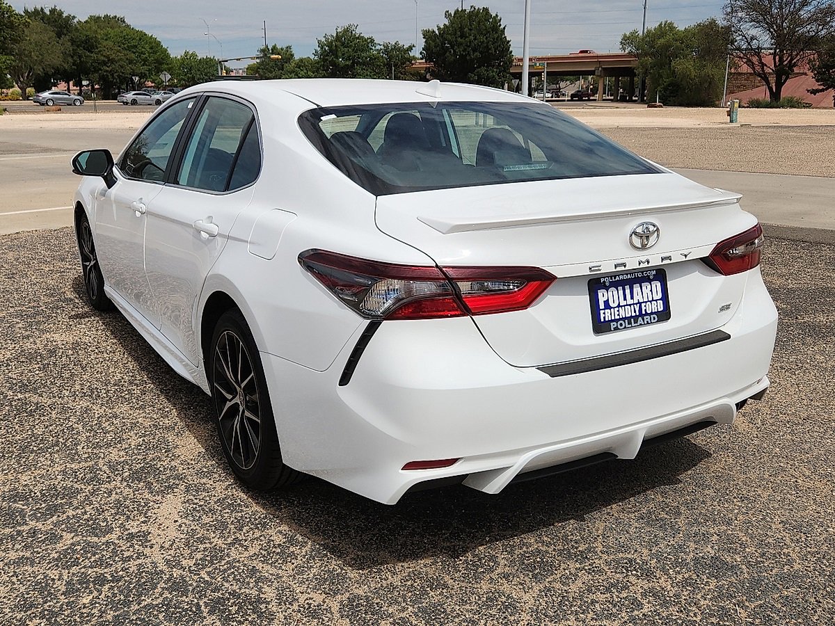 2024 Toyota Camry SE photo 2