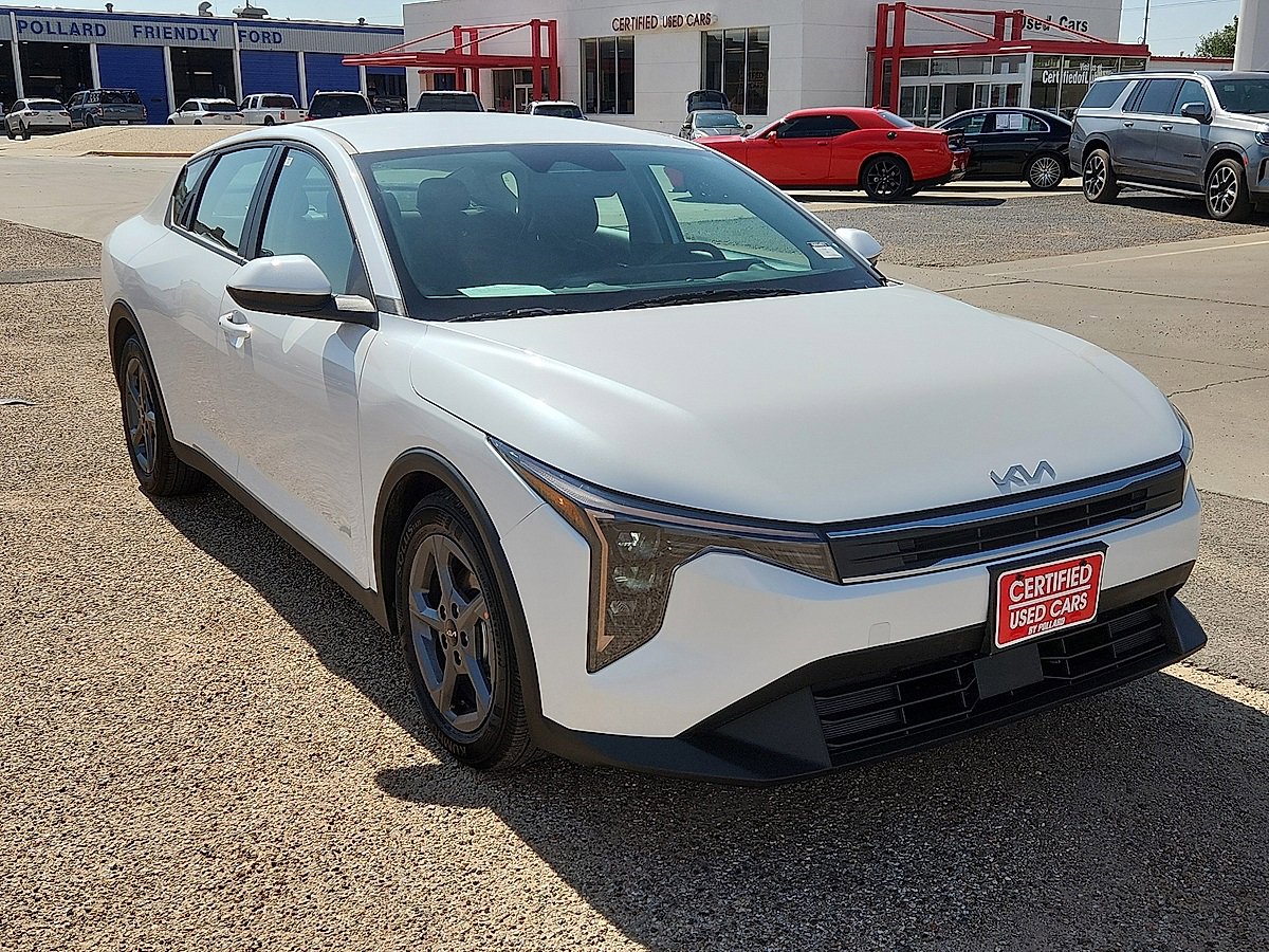 2025 Kia K4 LXS photo 4