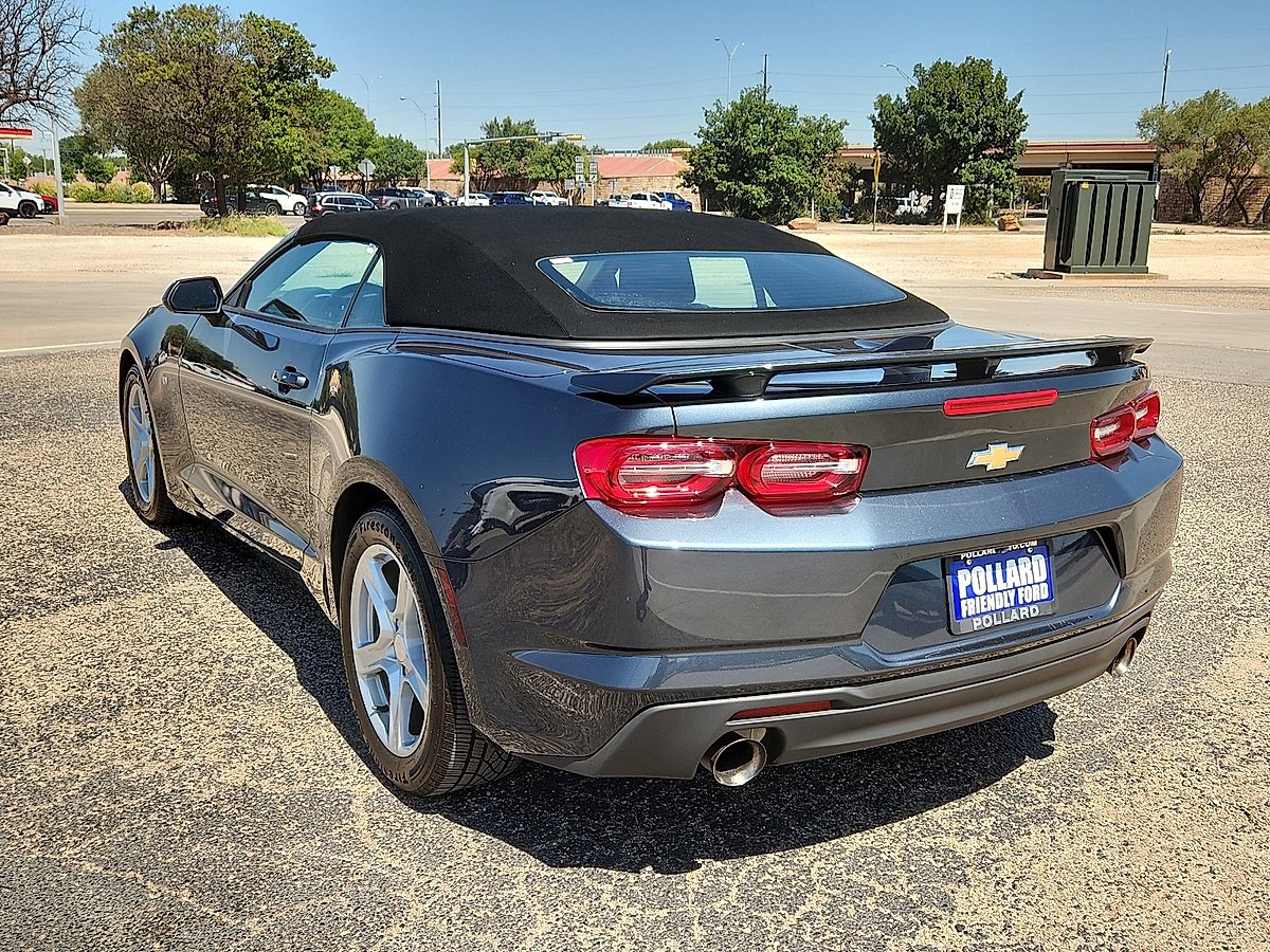 2023 Chevrolet Camaro 1LT photo 2