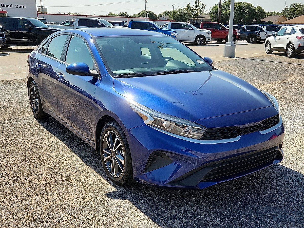 2023 Kia Forte LXS photo 4