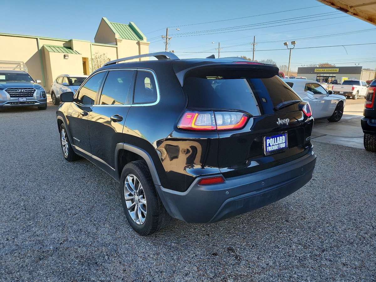 2019 Jeep Cherokee Latitude photo 2
