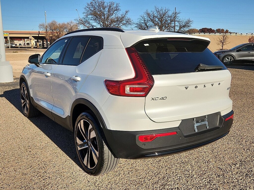 Used 2024 Volvo XC40 B5 Plus Dark SUV