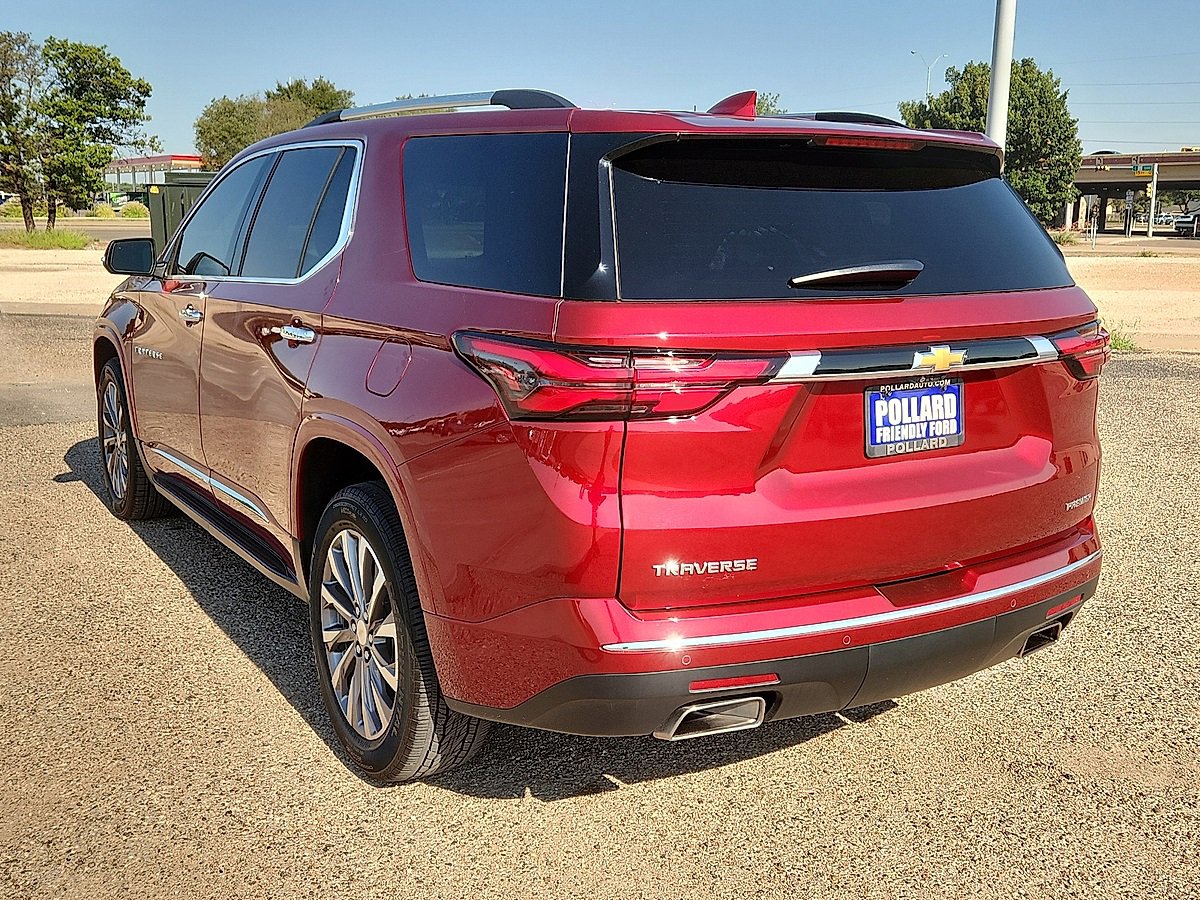2023 Chevrolet Traverse Premier photo 2