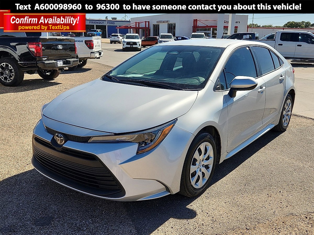 2024 Toyota Corolla LE's photo